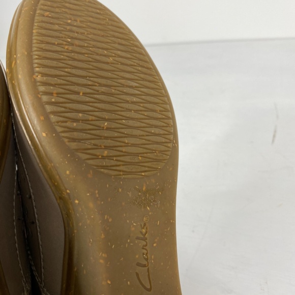 Clarks Everlay Dairyn Taupe Leather Slip On Comfort Loafer Sz. 7 M - Picture 13 of 13